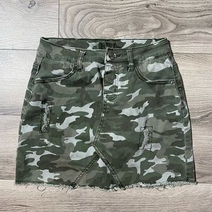 Justice Size 14 Camo Skirt With Shorts Attacked